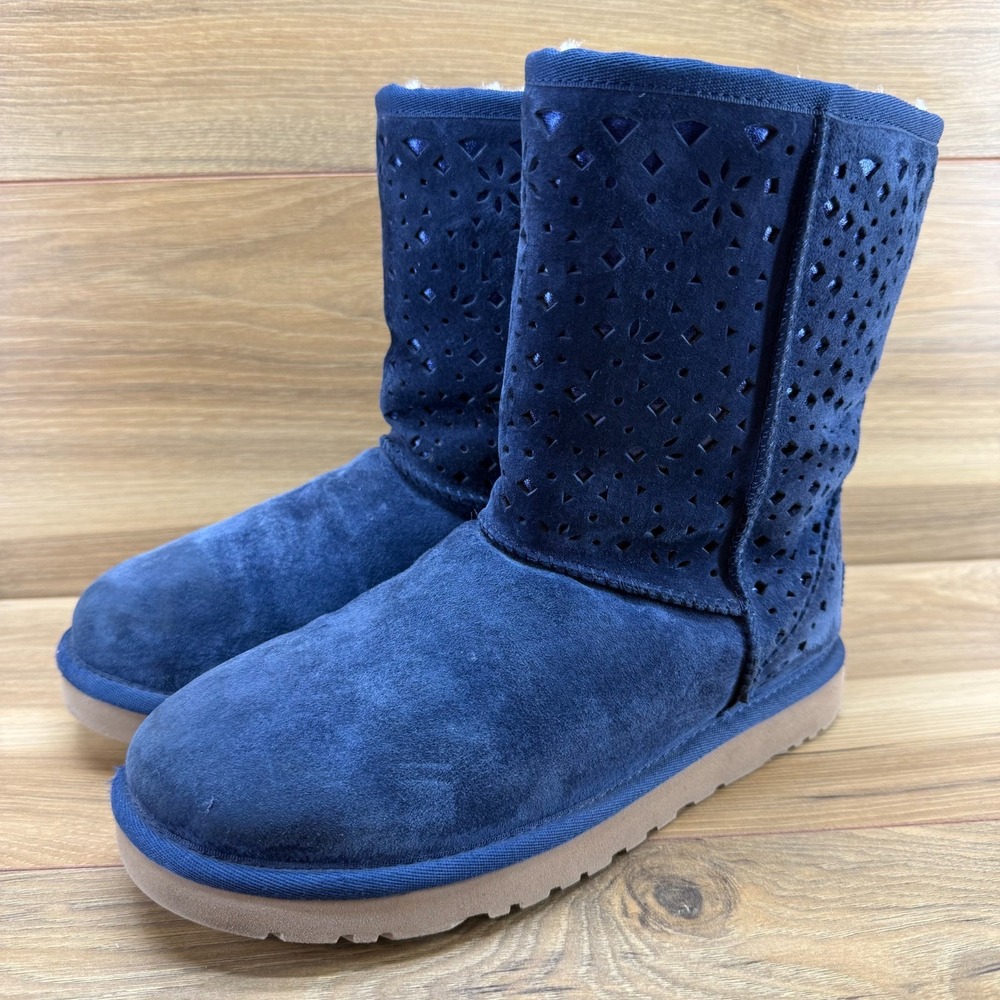 UGG Classic Short Flora Perf Blue Suede Boots Womens 7 Shearling Fur Sherpa Cozy